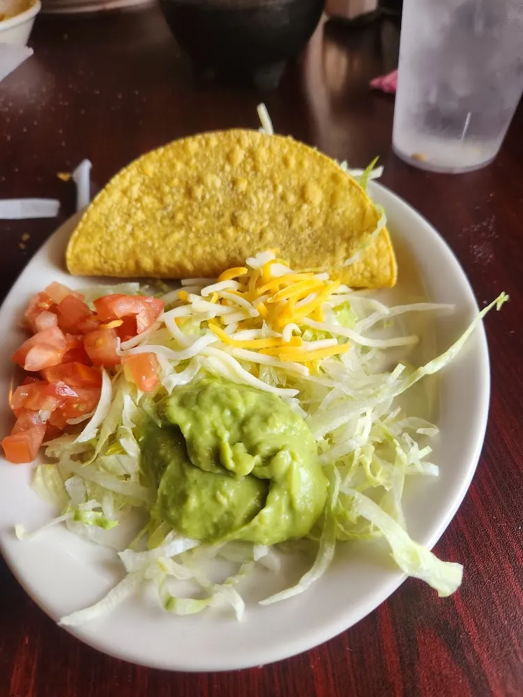 Shredded Beef Taco w Avocado Salad