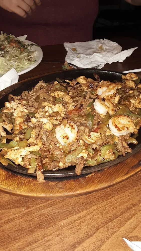 Sizzling Fajita Steak Chicken Shrimp